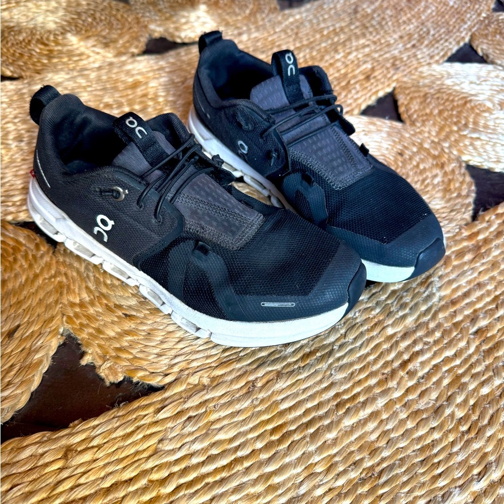 On Cloud Sky Youth Kids sneakers